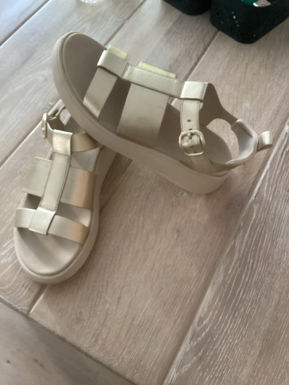 Fitflop sandalen met sleehak platino maat 40, Overige kleuren, Zo goed als nieuw, Sandalen of Muiltjes, Ophalen of Verzenden