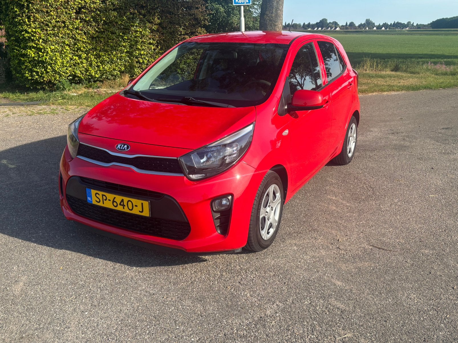 Kia Picanto 1.0 Cvvt 67pk 5-zits 2018 Rood. Nw apk.inruilmog, Voorwielaandrijving, Stof, Zwart, 4 stoelen