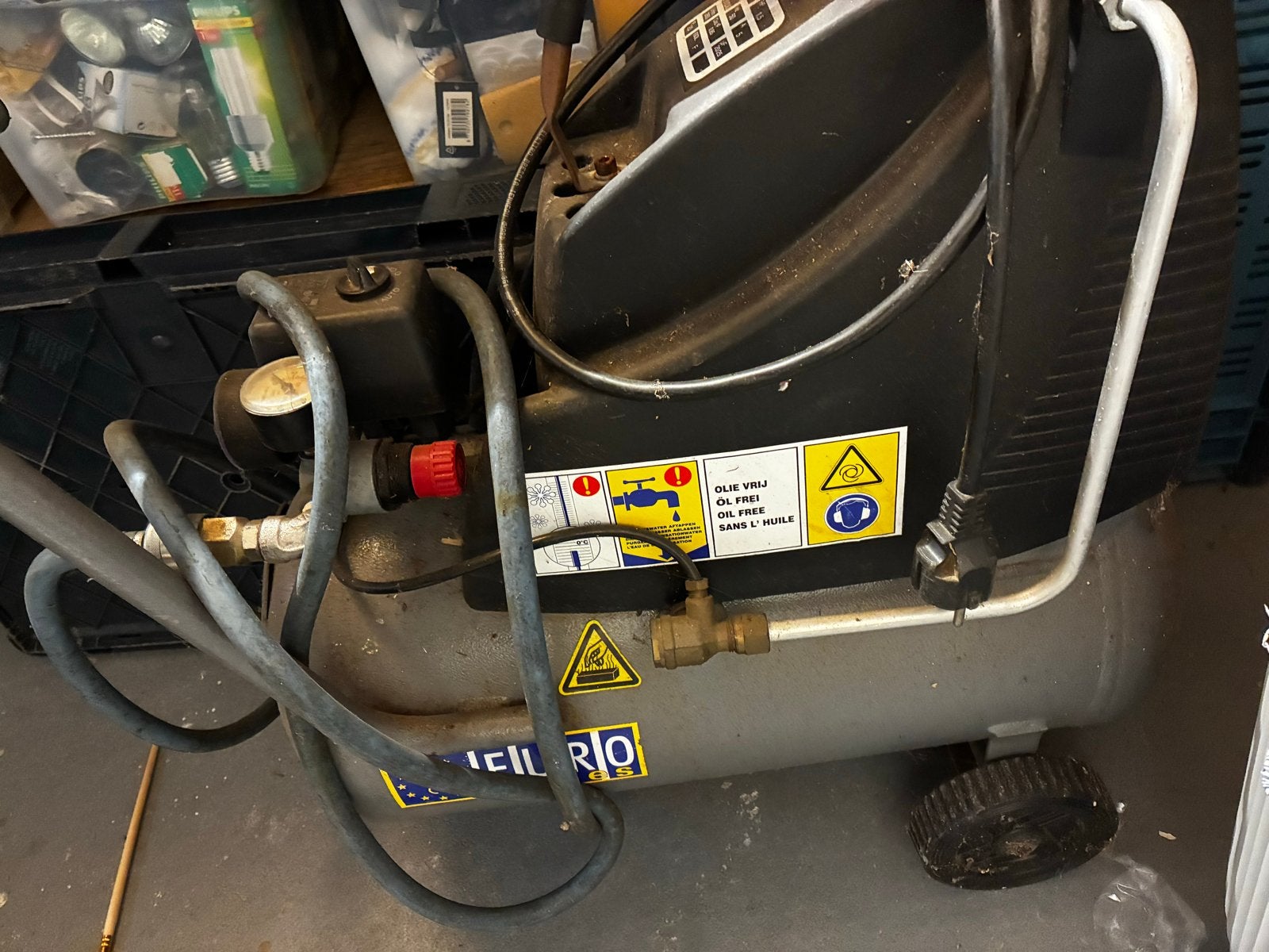 Compressor met luchtslang - Eurom Airpress 1.5 HP, Ophalen, Gebruikt, 6 tot 10 bar, Minder dan 200 liter/min