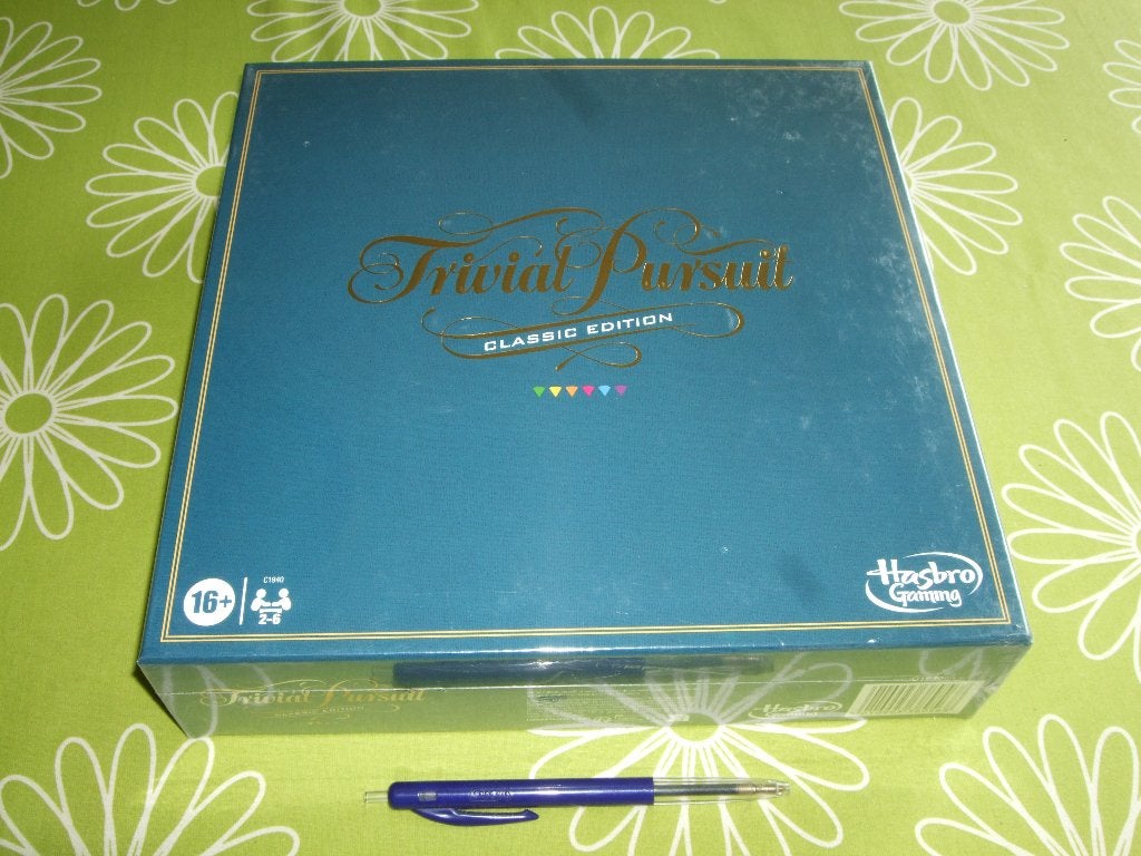 Nieuw in seal: Trivial Pursuit Classic Edition Franstalig!, Vijf spelers of meer, Ophalen of Verzenden, Nieuw