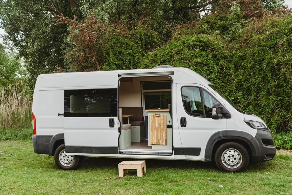 Nieuwe Peugeot Boxer Buscamper | Direct klaar voor vertrek, Overige merken, Reservewiel, Bedrijf, Tot en met 3