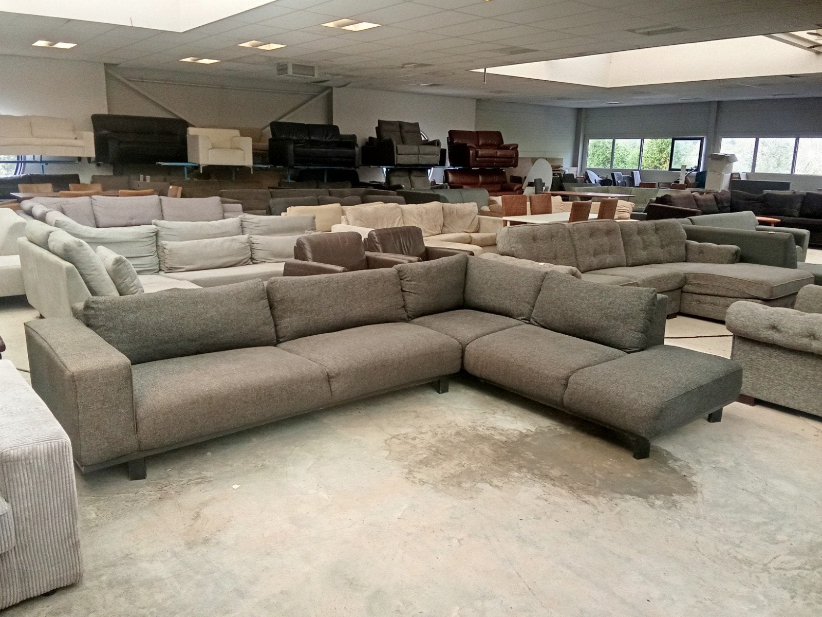 hoekbank 320x230cm - antraciet - nu €299,-, ., Hoekbank, 300 cm of meer, Ophalen of Verzenden