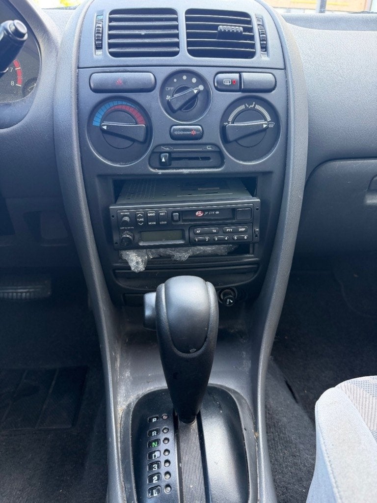 Mitsubishi CARISMA 1.6 GLX AUTOMAAT KOUDE AIRCO RIJDT GOED N, Gebruikt, 4 cilinders, 49 €/maand, Origineel Nederlands