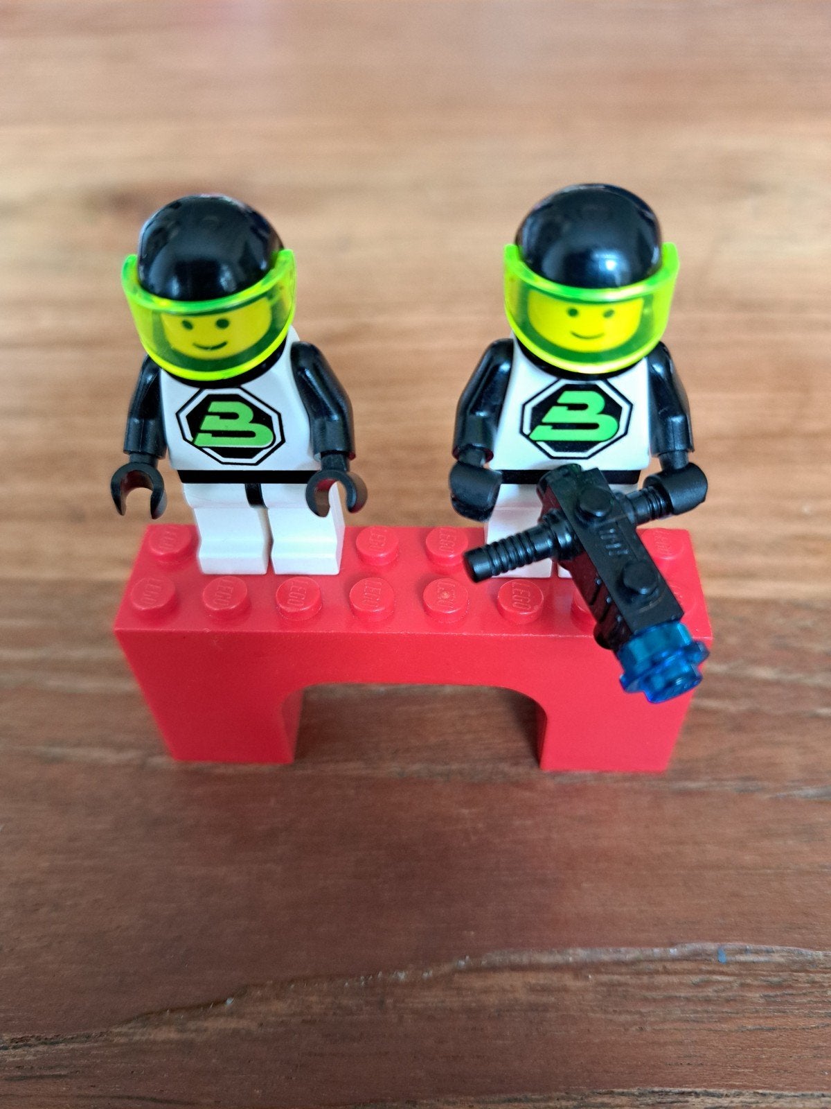 2x Vintage LEGO Blacktron 2 Minifiguren (sp002), Ophalen of Verzenden, Minifiguur, Lego, Space