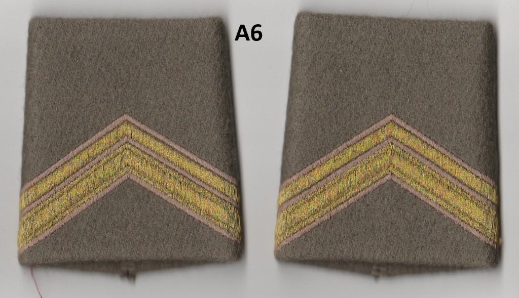 Set rangen epauletten Sergeant 1e klasse, winterjas, Verzenden, Landmacht, Nederland, Embleem of Badge