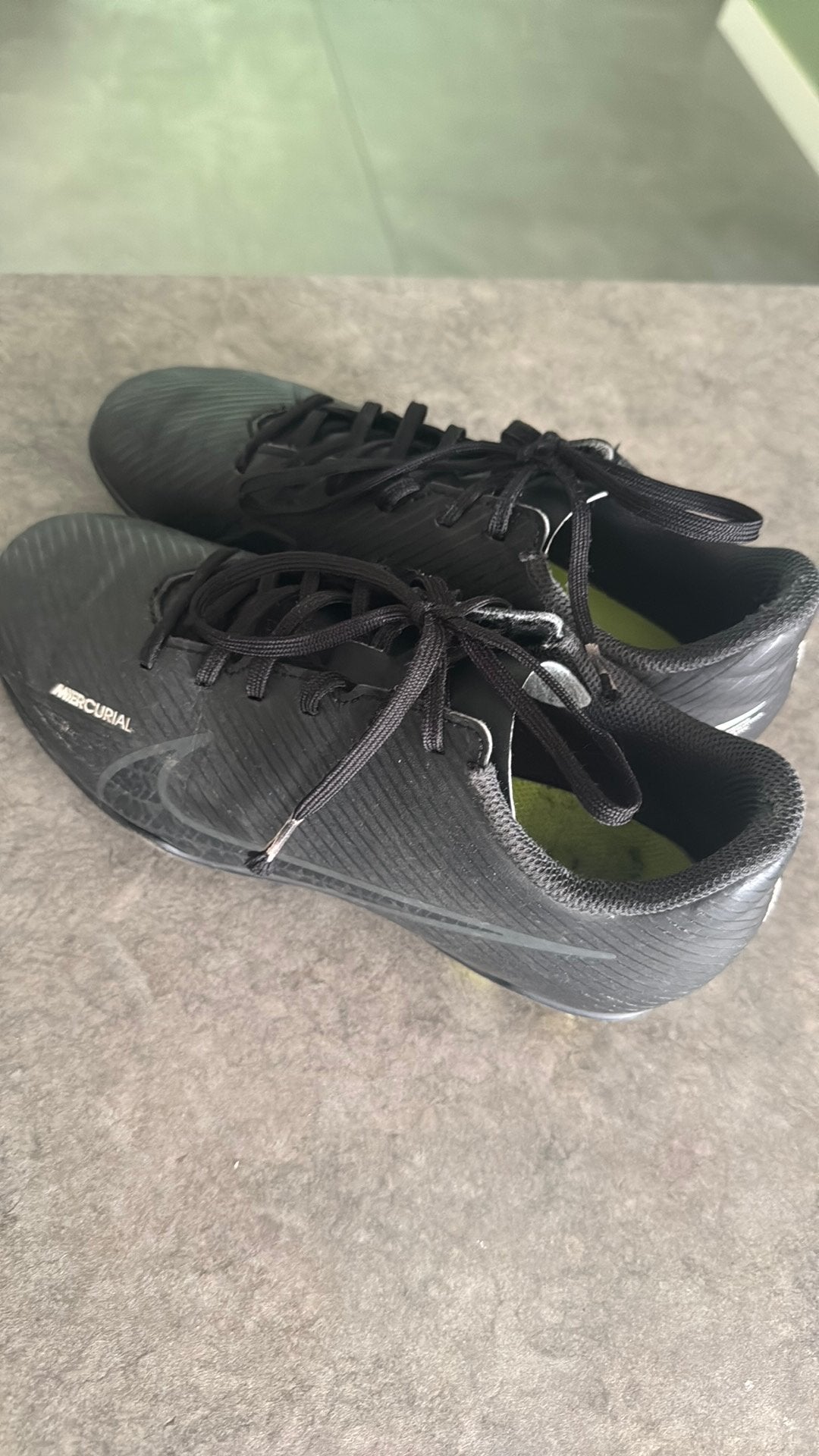Nike voetbalschoenen kind, Sport en Fitness, Voetbal, Maat XS of kleiner, Ophalen of Verzenden, Gebruikt, Schoenen