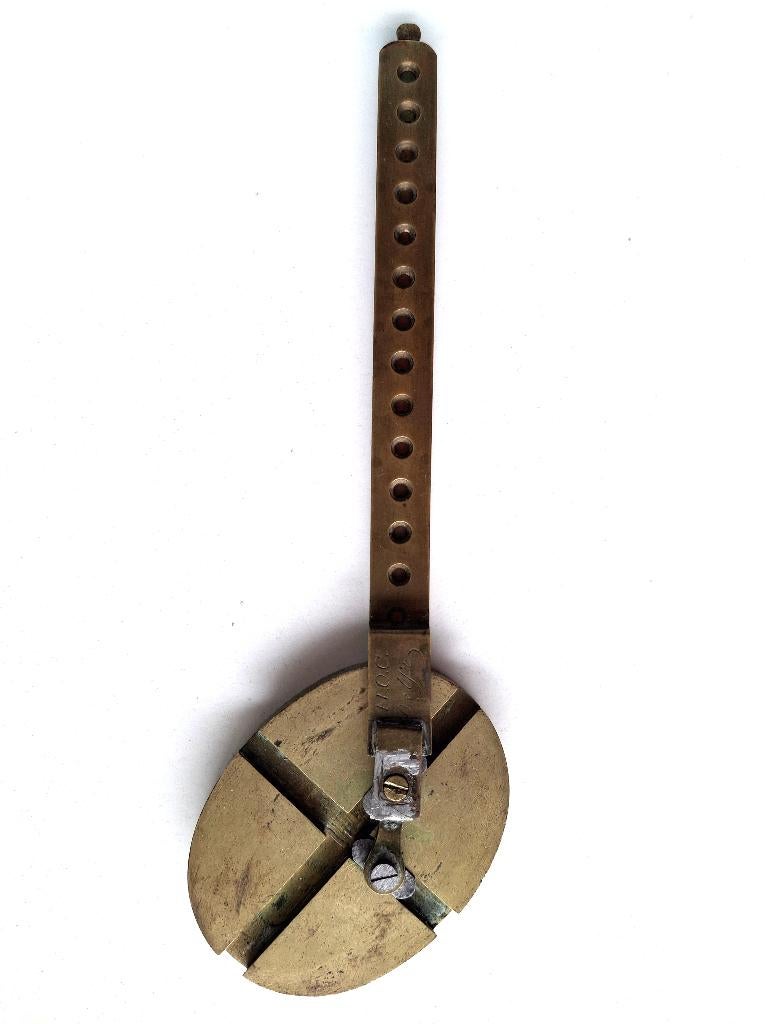 Messing Pendule van oude mechanische klok., Ophalen of Verzenden
