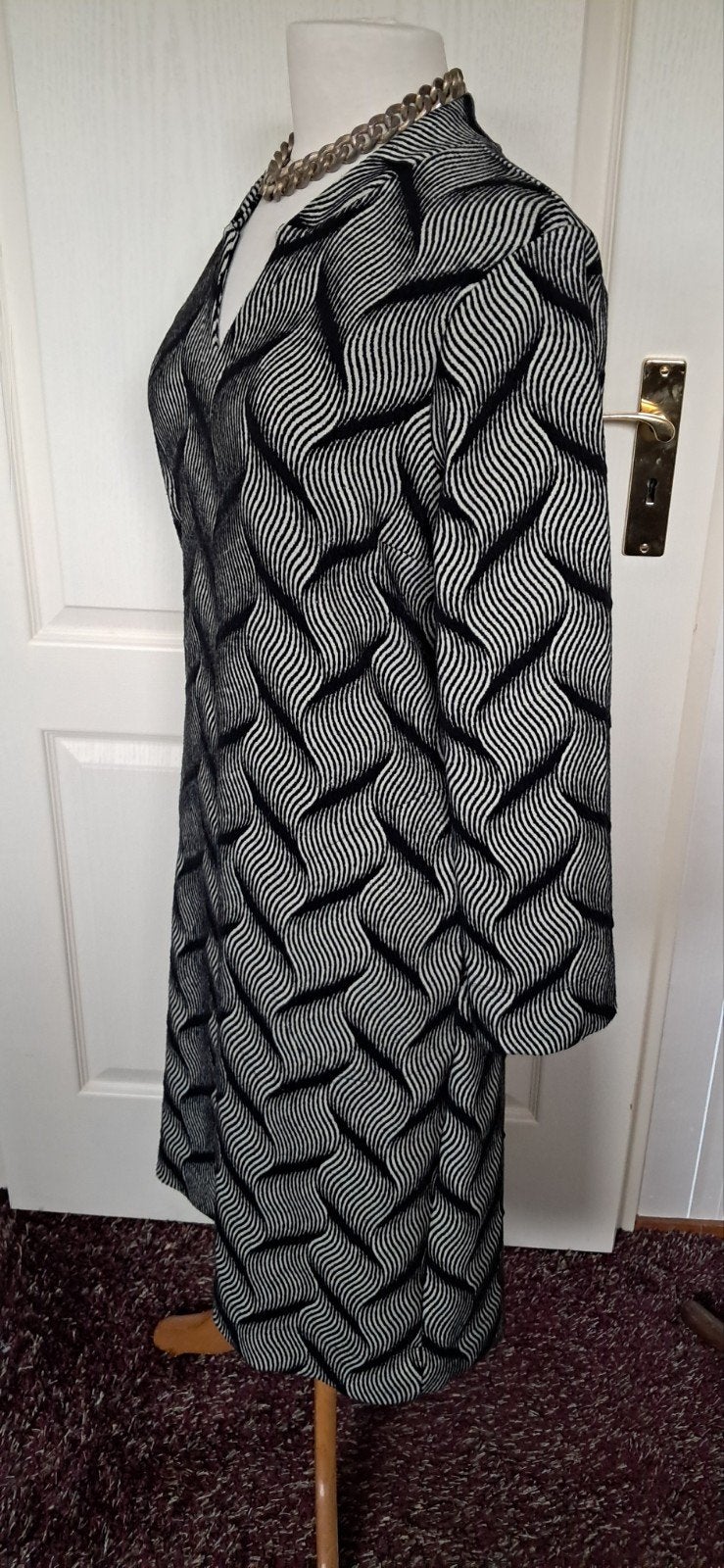 Kyra Jurk Maat 44 Zwart-Wit Polyester/Viscose/Elastaan, Zwart, Maat 42/44 (L), Onbekend, Ophalen of Verzenden