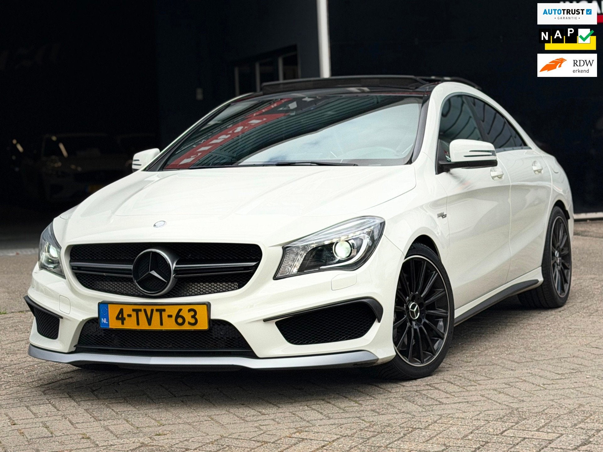 Mercedes-Benz CLA-klasse AMG 45 4MATIC PANO/SCHAALSTOELEN/ME, Auto's, CLA, Gebruikt, 4 cilinders, Met garantie (alle)