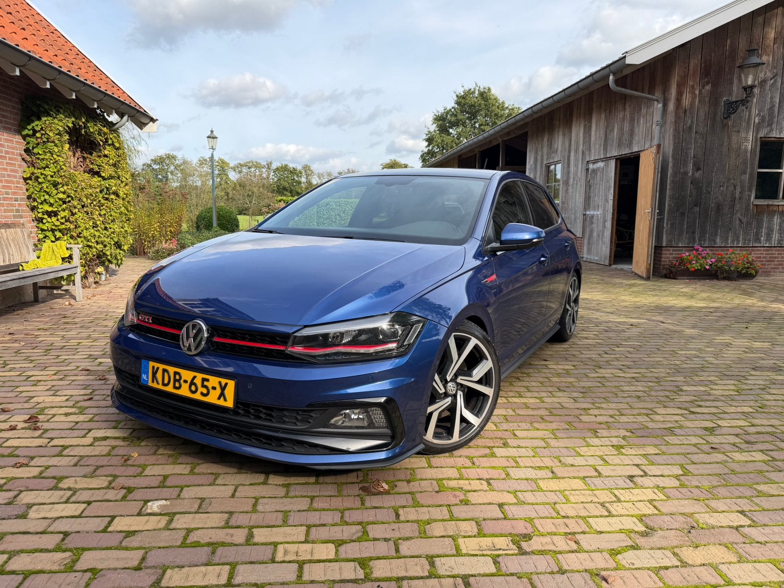 Volkswagen Polo 2.0 TSI GTI | Automaat | Pano | Virtual Dash, Dealer onderhouden, Stof, 4 cilinders, 1984 cc