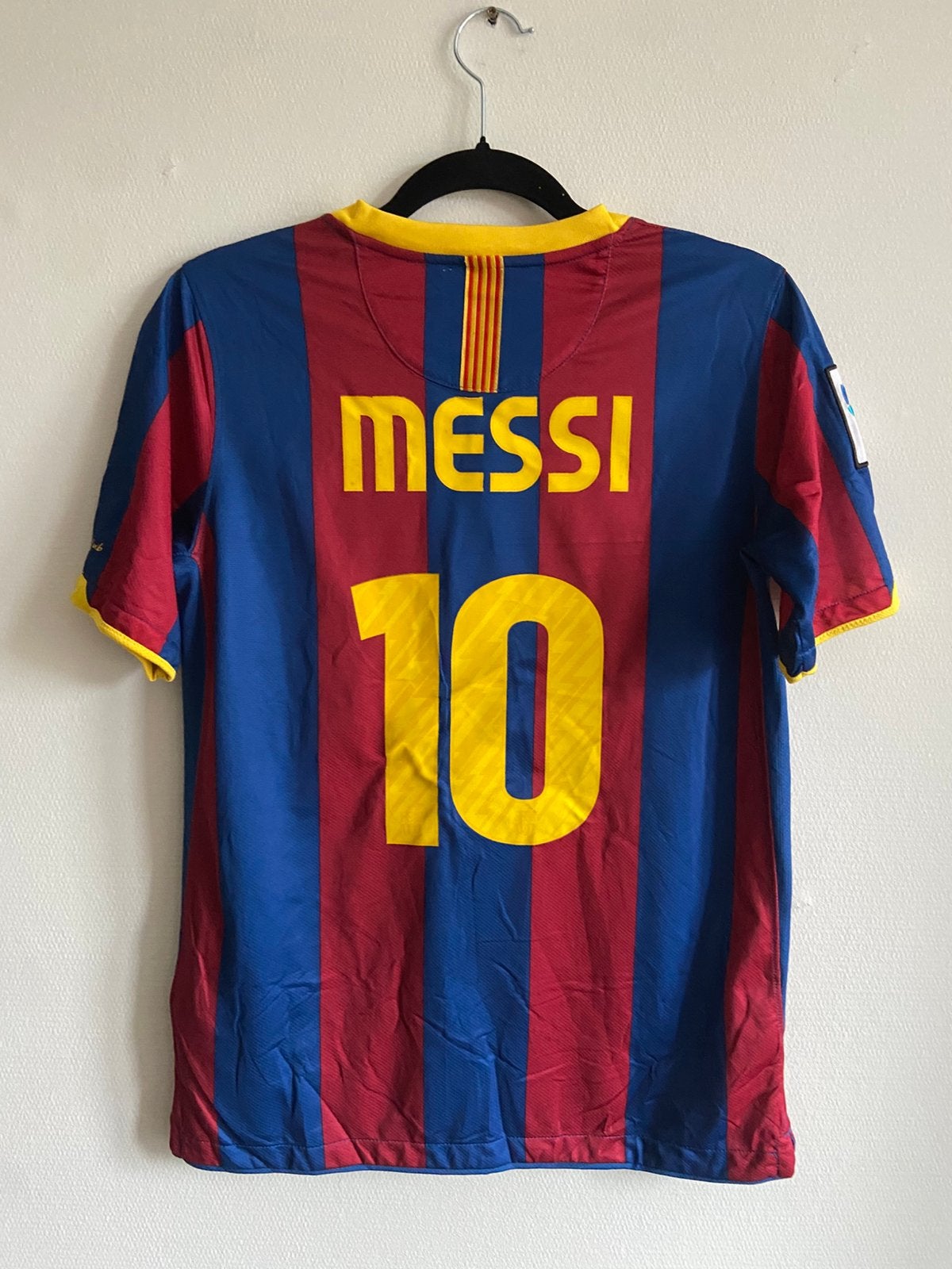 Origineel Barcelona 10/11 Messi S, Sport en Fitness, Voetbal, Maat S, Ophalen of Verzenden, Zo goed als nieuw, Shirt