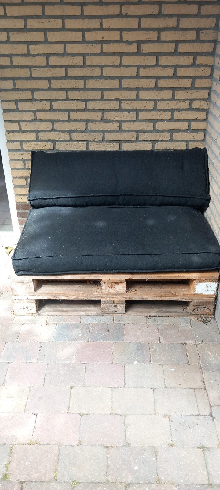Palletbank met zwarte kussens, Ophalen, Gebruikt, 150 tot 200 cm, Tweepersoons