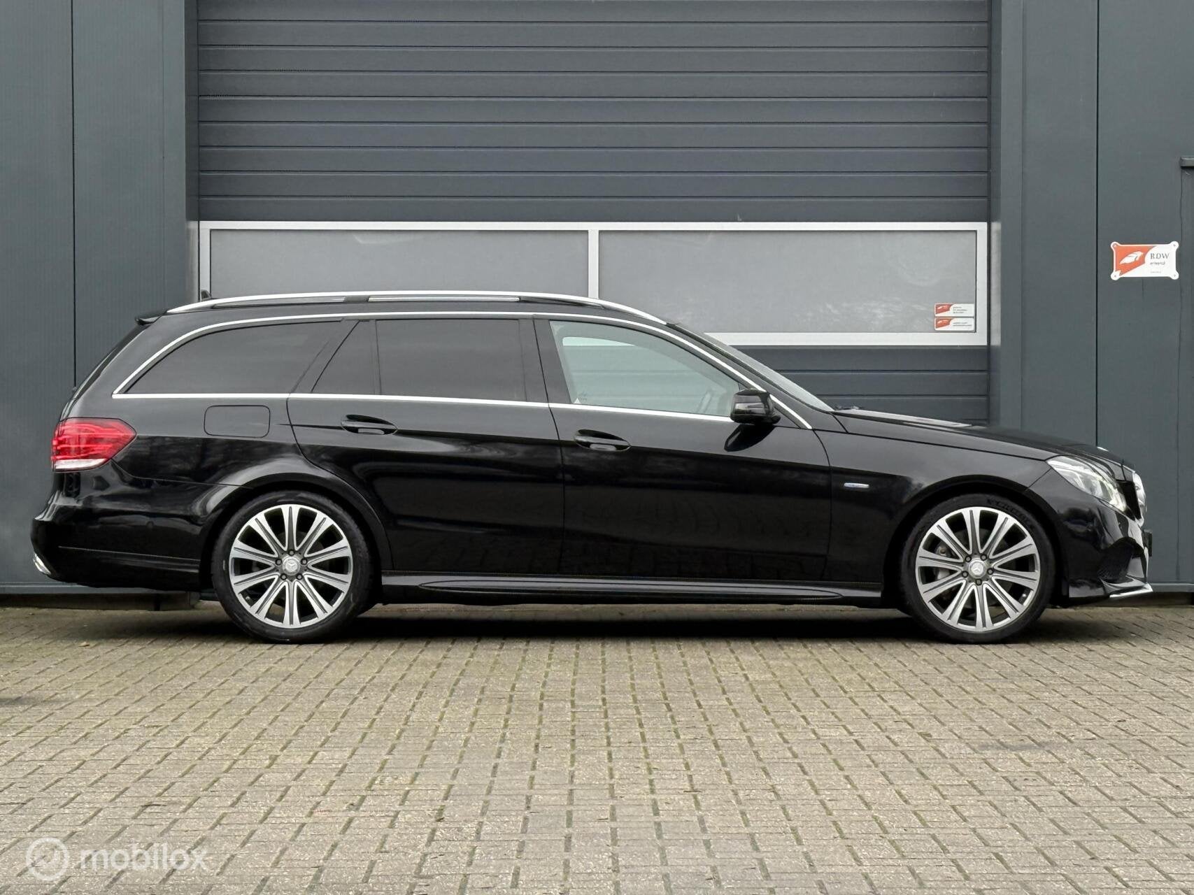 Mercedes E 350 Estate 4MATIC Avantgarde AMG Pakket Nav Pano, Auto's, Mercedes-Benz, 1935 kg, 252 pk, Diesel, Vierwielaandrijving