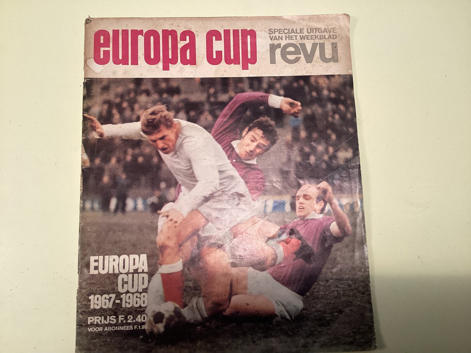Tijdschrift Revue voetbal Europa Cup editie 1967-1968, Ophalen of Verzenden, Gelezen, Balsport