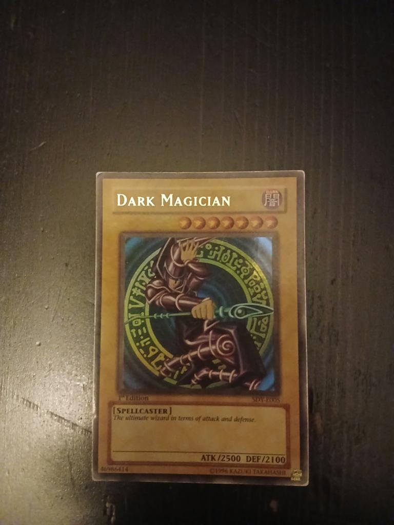 Dark magician holo 1st edition yu gi oh kaart, Hobby en Vrije tijd, Verzamelkaartspellen | Yu-gi-Oh!, Ophalen of Verzenden, Zo goed als nieuw