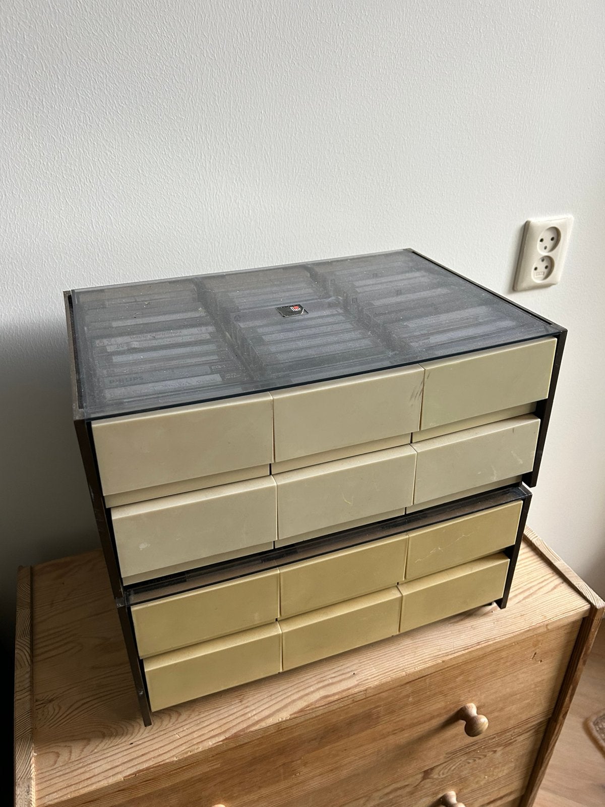Cassettes + cassettehouder, Huis en Inrichting, Ophalen, 50 tot 100 cm, Zo goed als nieuw, Minder dan 100 cm