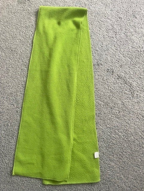 Leuk sjaaltje groen, Ophalen of Verzenden, Gedragen, Sjaal