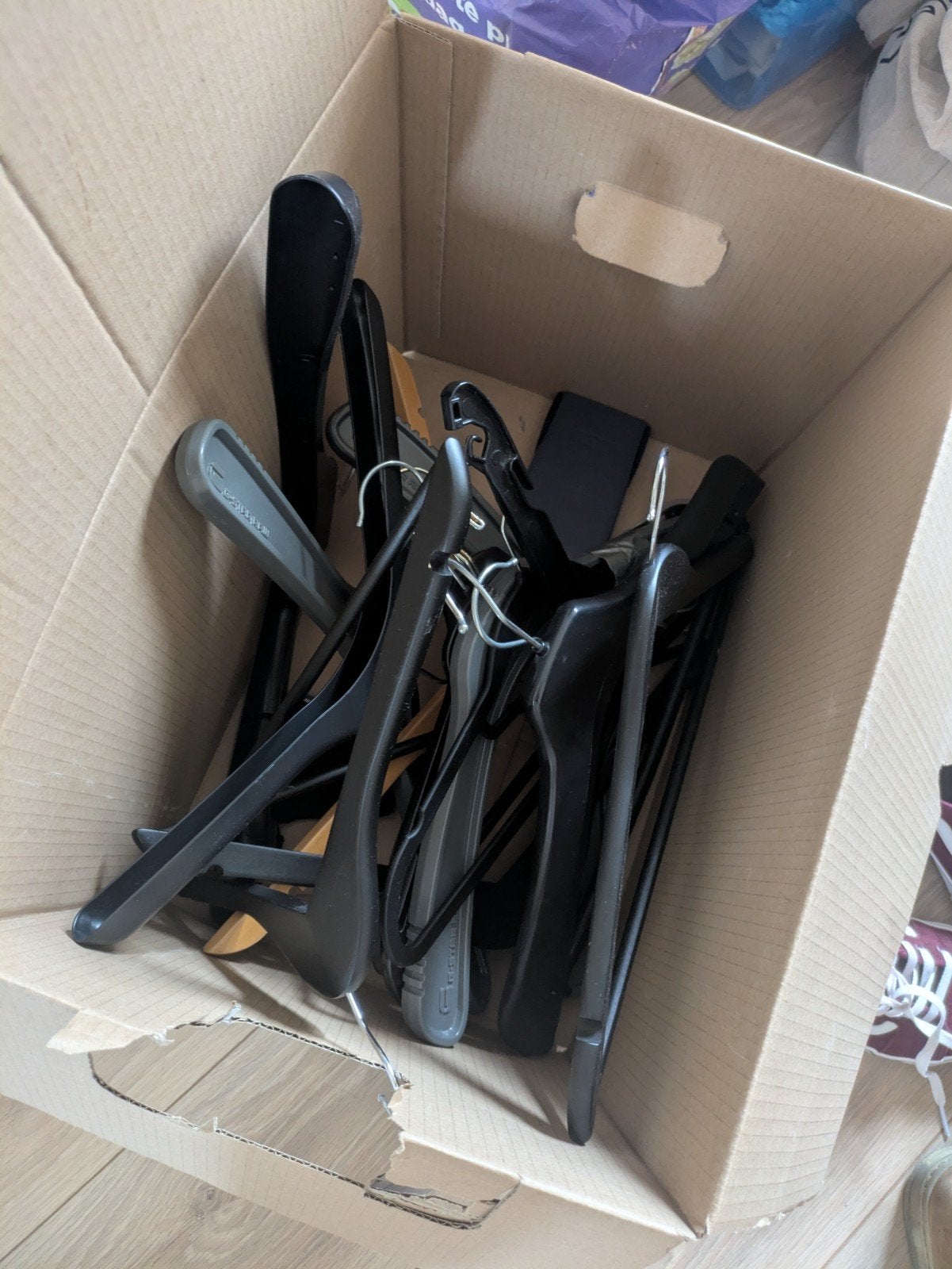 klerenhangers, Ophalen