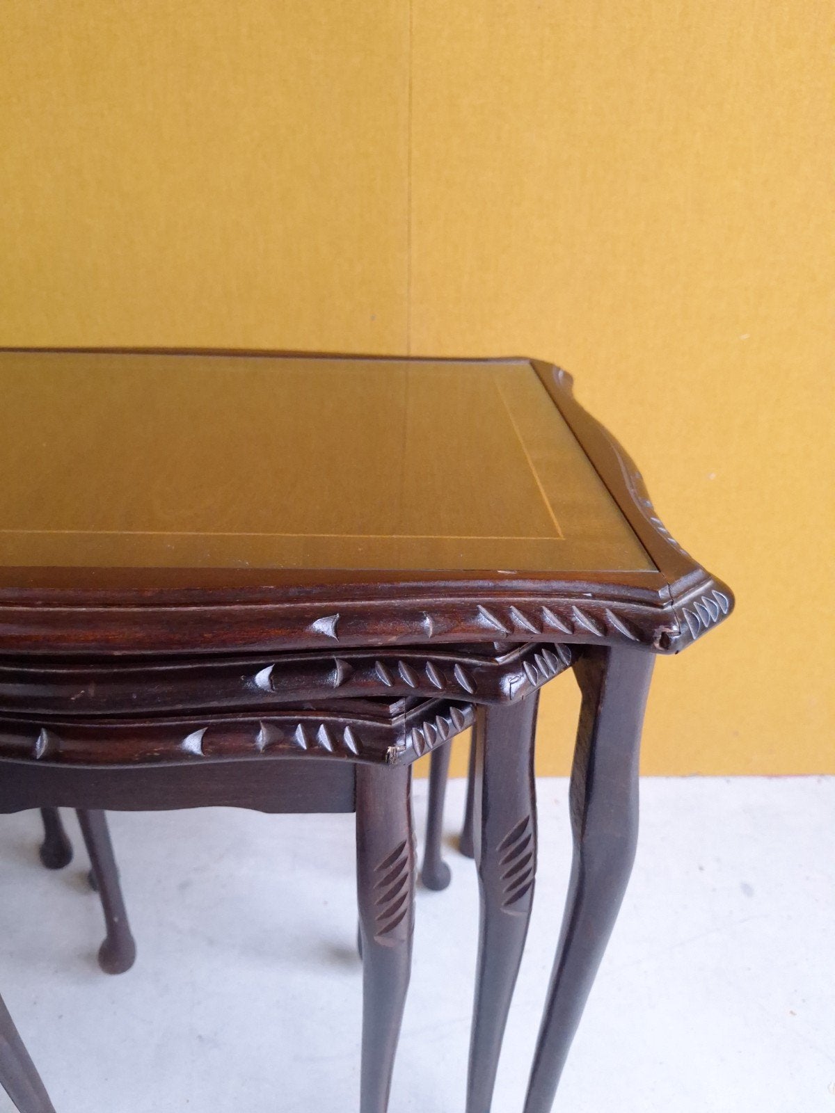 vintage nesting tables, Engelse mimiset, mini tafeltjes, Gebruikt, Vintage, Ophalen of Verzenden, Nvt