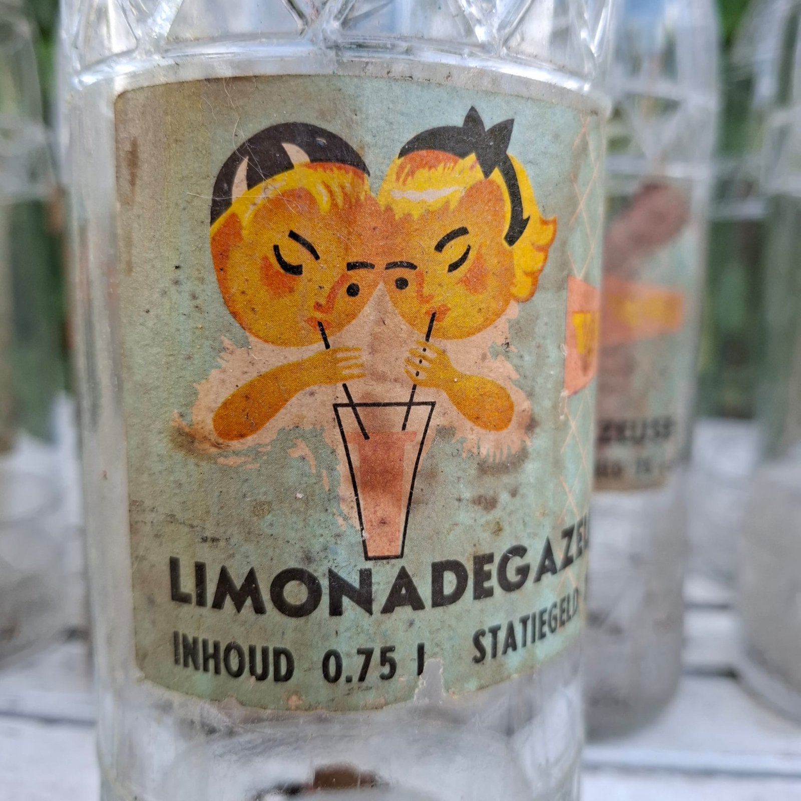 Vintage limonadeflessen met krat - 13 stuks, Ophalen