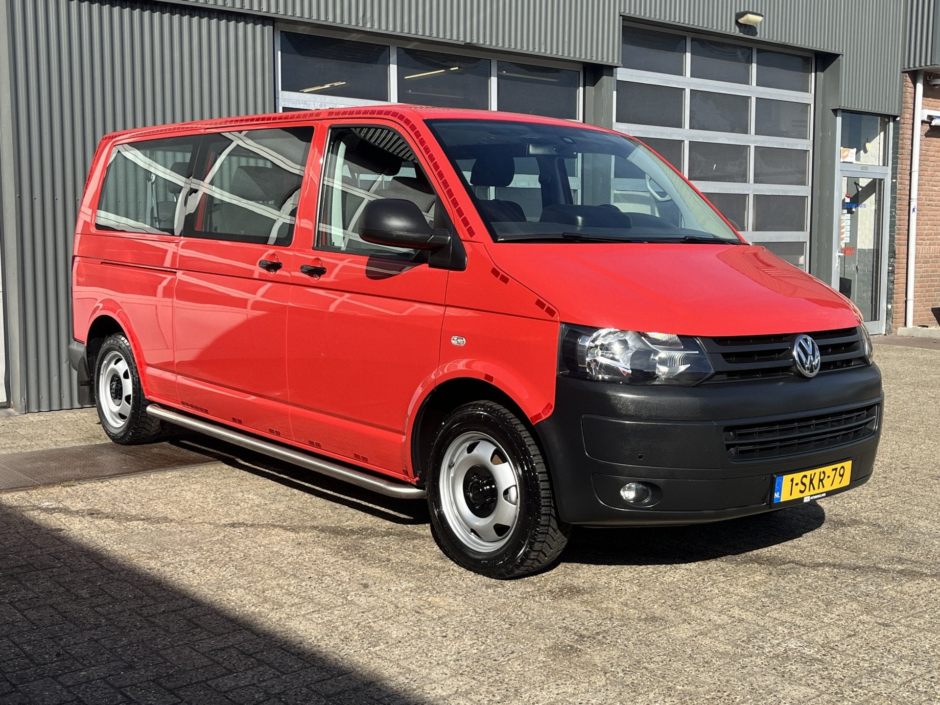 Volkswagen Transporter Kombi 2.0 TDI L2H1 140pk BPM/ BTW vri, Auto's, Euro 5, Stof, Gebruikt, 241 €/maand
