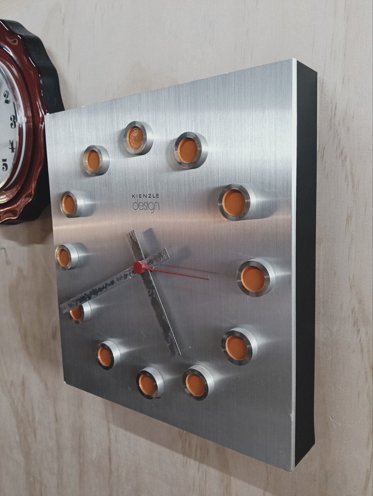 Kienzle Design Wandklok - Modern Aluminium, Ophalen of Verzenden