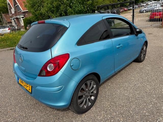 Opel Corsa 1.2-16V '111' Edition Airco Cruise-control Scherm, Auto's, Voorwielaandrijving, Euro 5, Navigatiesysteem, Blauw
