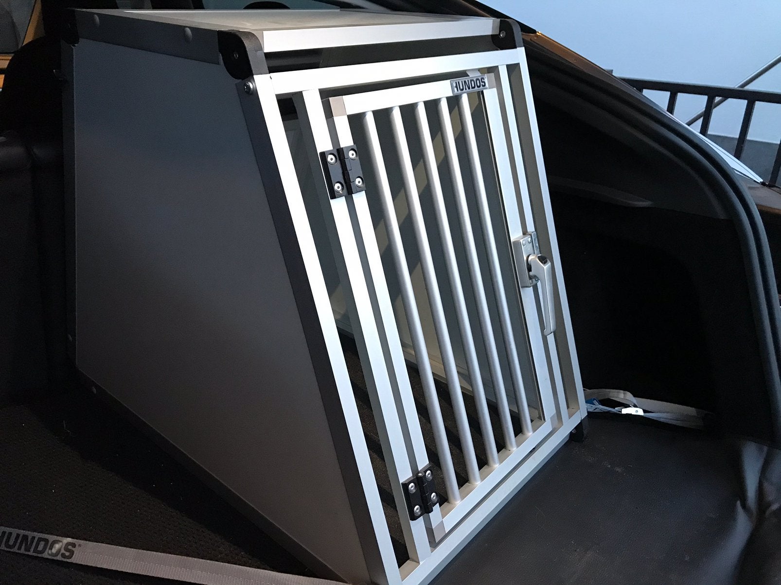 Hundos Autobench maat M, Dieren en Toebehoren, Ophalen, Zo goed als nieuw