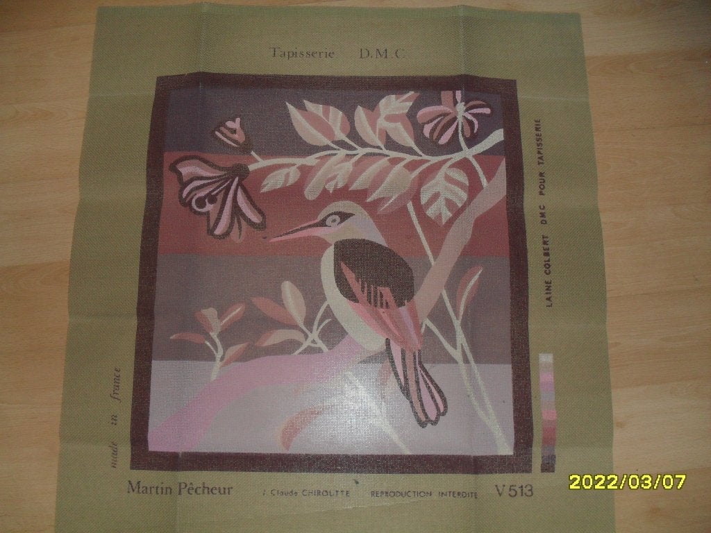 NIEUW Voorbedrukt Stramien Vogel op tak V513. En Verkoop DMC, Ophalen of Verzenden, Nieuw, Handborduren, Onderdeel of Toebehoren