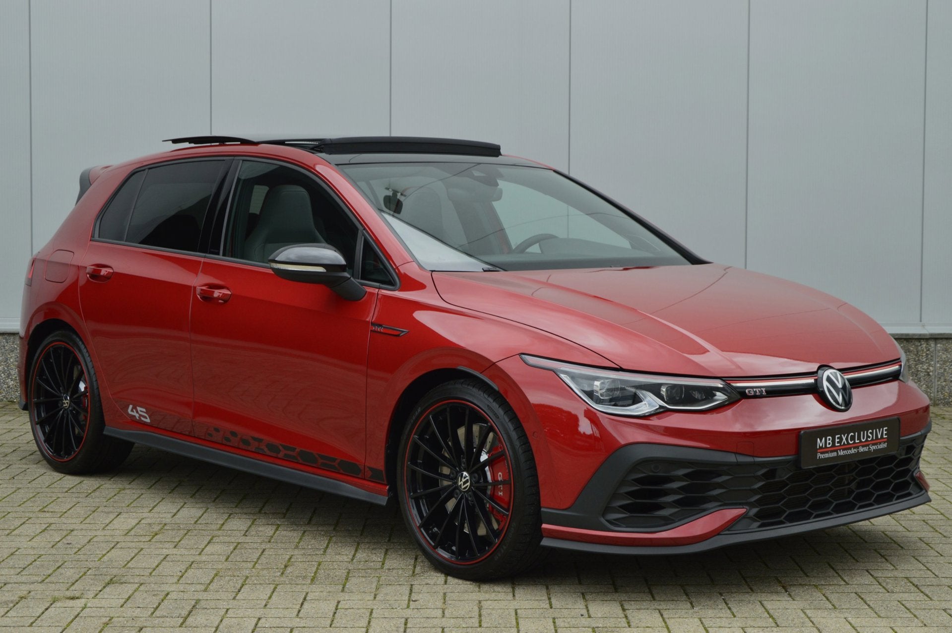 Volkswagen Golf 8 2.0 GTI Clubsport 45 Jahre Akra DSG7 2021, Dealer onderhouden, Gebruikt, Zwart, 4 cilinders