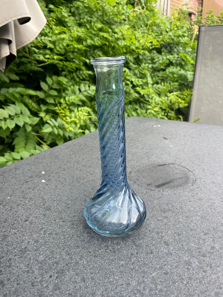Vintage vaasje van gedraaid glas, Frankrijk 23cm, Ophalen of Verzenden