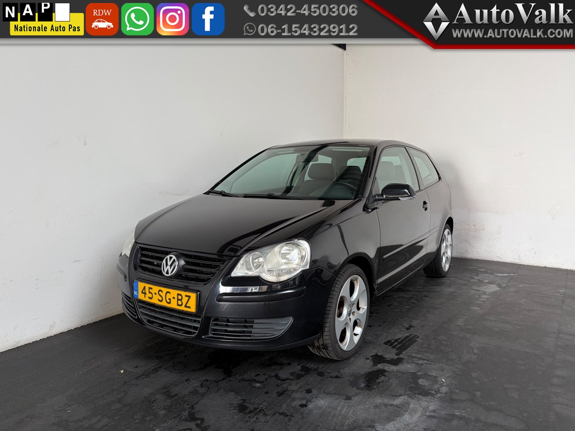 Volkswagen Polo 1.4-16V Turijn. Airco+Nieuwe APK (bj 2006), Voorwielaandrijving, Elektrische ramen, 15 km/l, Zwart