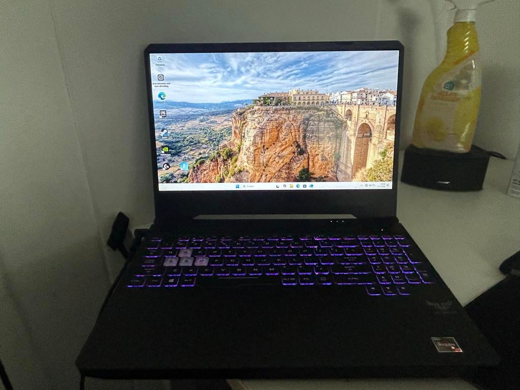 Gaming Laptop: AMD Ryzen 7, RTX 2060, 16GB, 465GB SSD, 120hz, Ophalen, Met videokaart, 2 tot 3 Ghz, Zo goed als nieuw