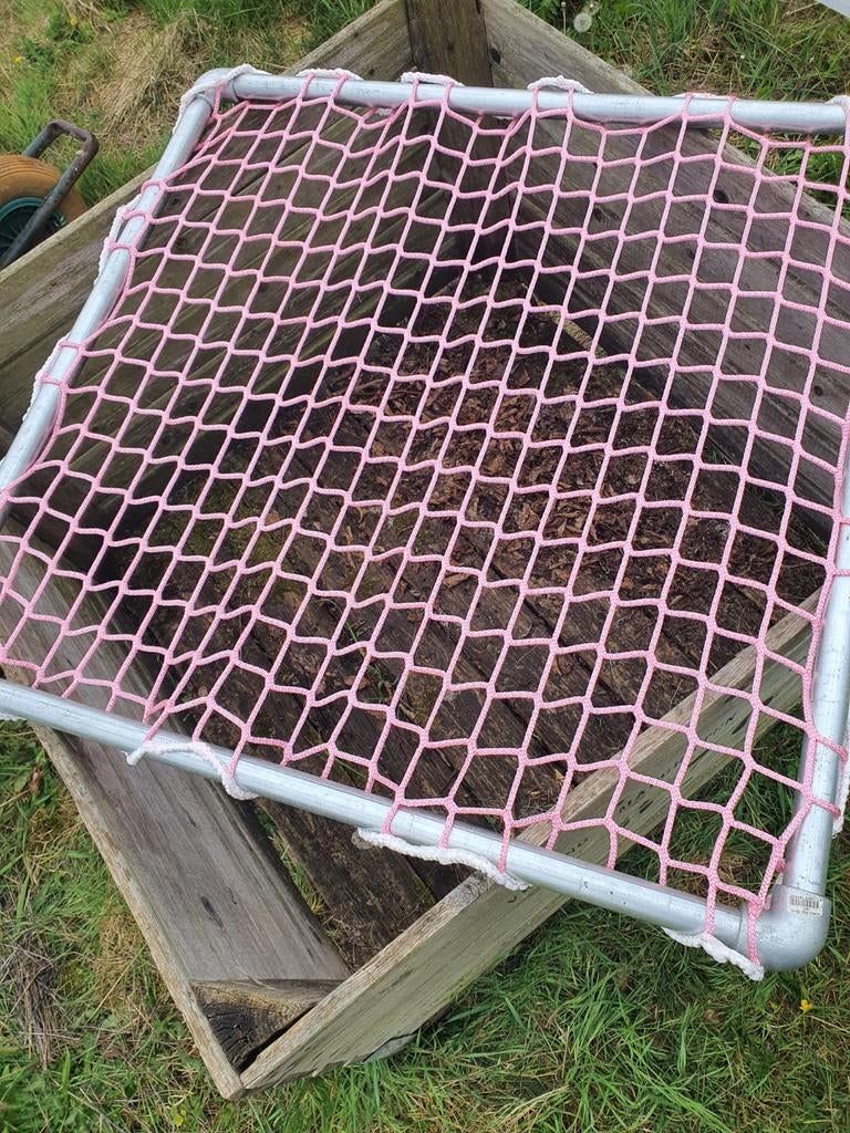 Slowfeedernet met robuust stalen frame