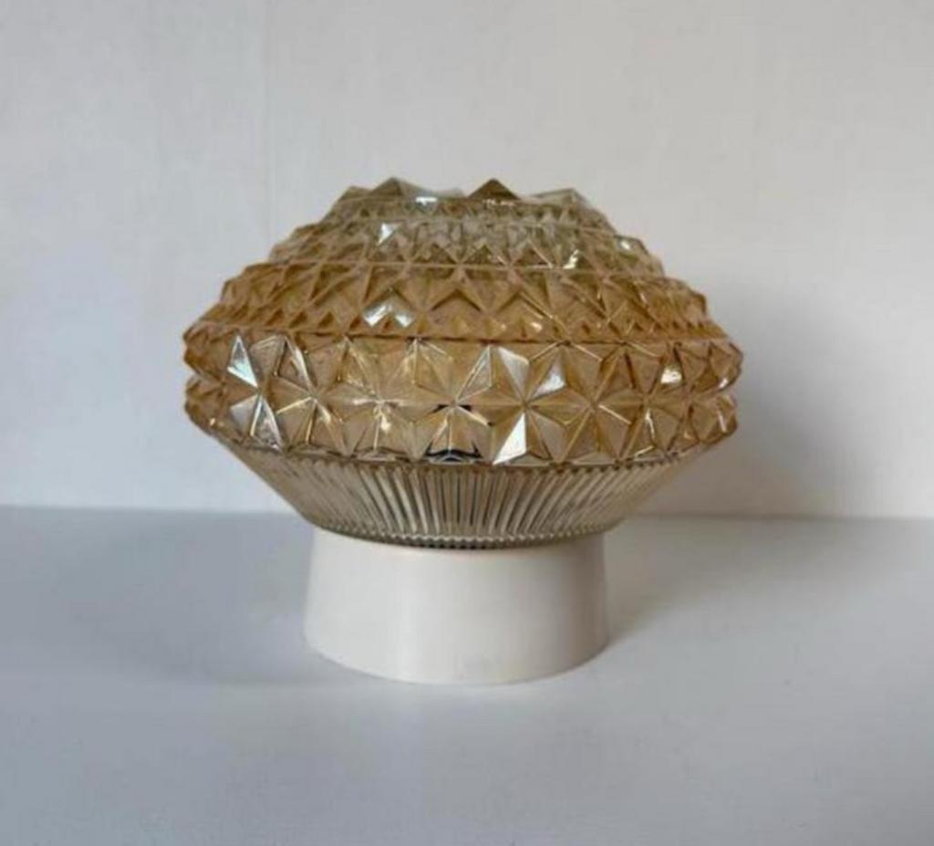 Vintage plafondlamp amber kleur Mid Century bewerkte kap, Ophalen of Verzenden, Zo goed als nieuw, Glas
