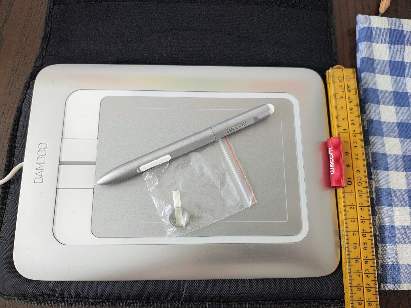 Wacom Bamboo Fun tekentablet met hoes en accessoires, Computers en Software, Multi-touch, Ophalen of Verzenden, Zo goed als nieuw
