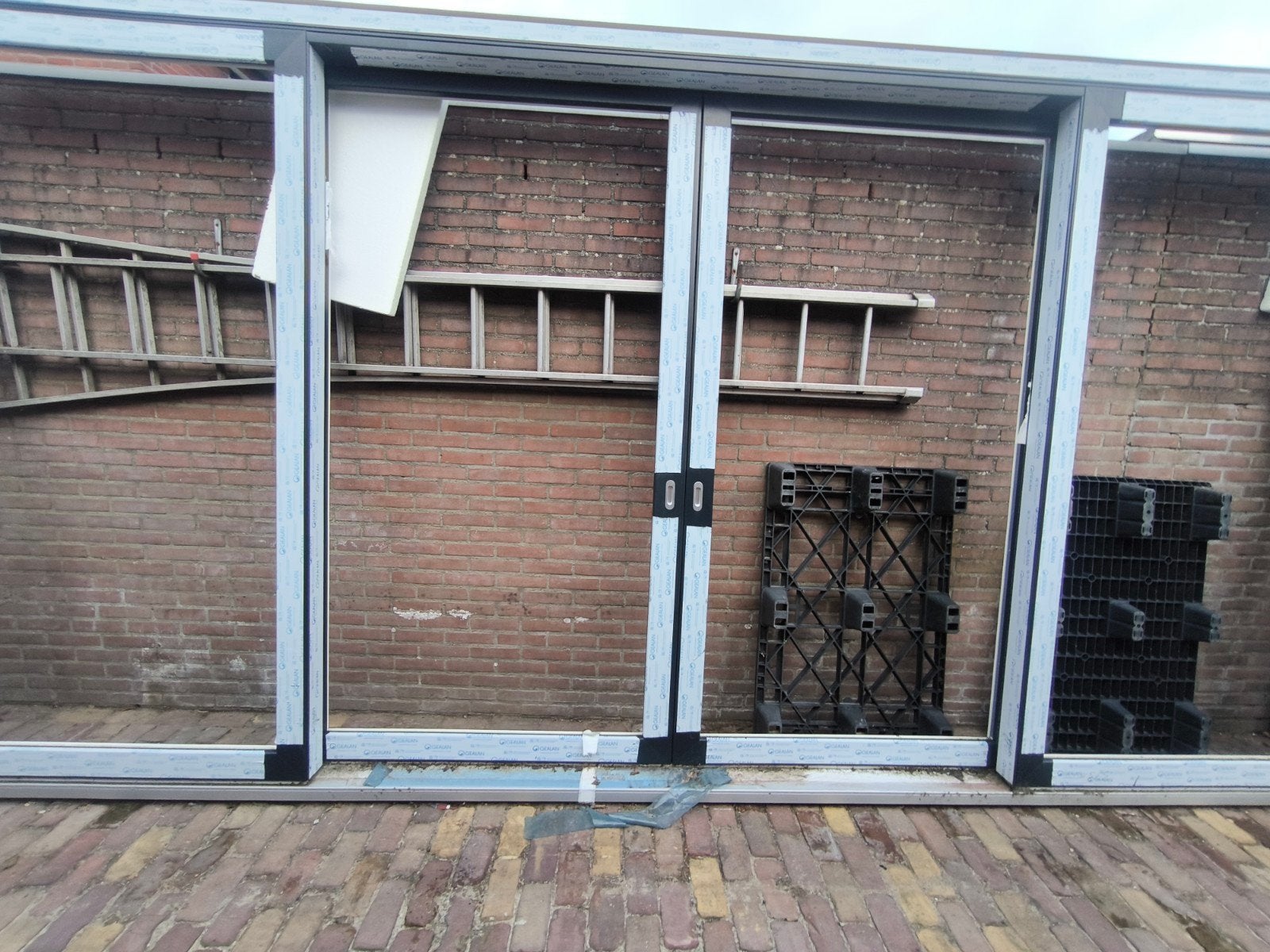 Gealan kunststof schuifpui - Antraciet/Wit - 5400x2580mm, Ophalen, Gevelraam of Ruit, Gebruikt, 160 cm of meer