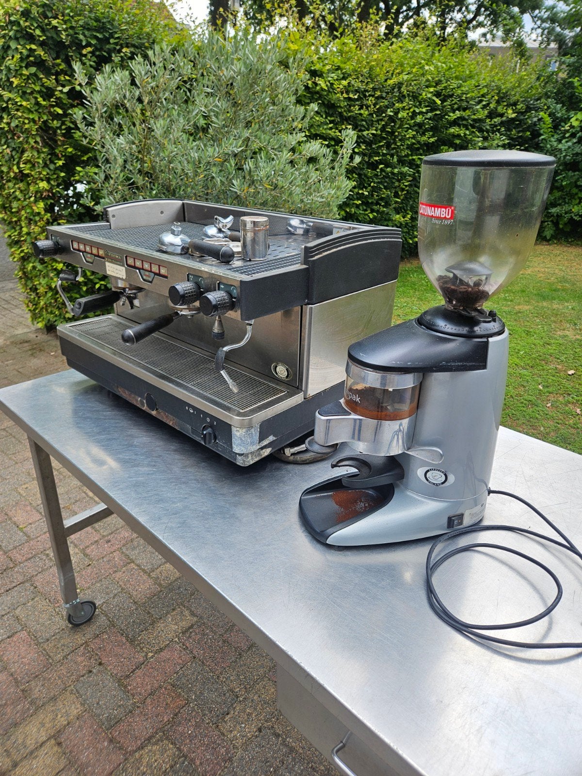 Faema E78 President Espressomachine met Compak bonenmaler, Gebruikt, Espresso apparaat, 10 kopjes of meer, Koffiebonen