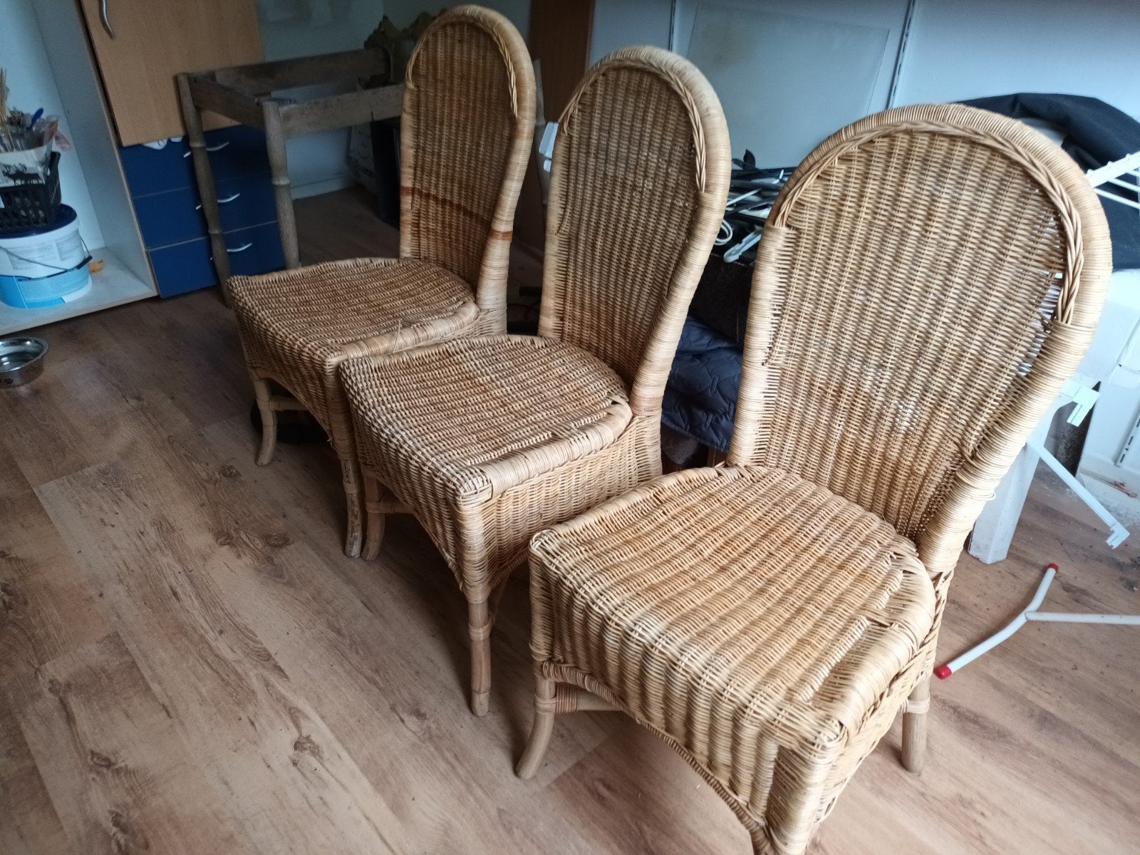 Drie rieten eetkamerstoelen, Ophalen of Verzenden, Gebruikt, Bruin, Drie
