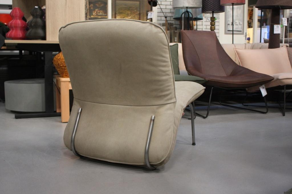 Prachtige luxe fauteuil CLIP Jess design echt leer naturel, Huis en Inrichting, Fauteuils, Ophalen, 75 tot 100 cm, Zo goed als nieuw