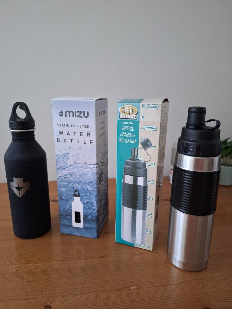 Nieuw: bidon van mizu van metaal, linker bidon op foto., Ophalen of Verzenden, Nieuw