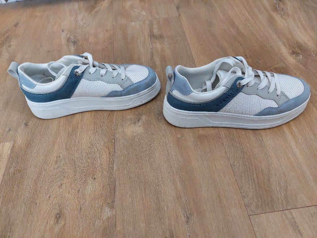 Bugatti sneakers maat 37, Kleding | Dames, Schoenen, Wit, Sneakers of Gympen, Gedragen, Bugatti