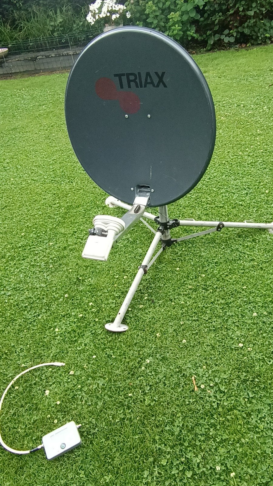 Triax schotelantenne met statief - Gebruikt, Ophalen, Gebruikt, (Schotel)antenne, Overige merken