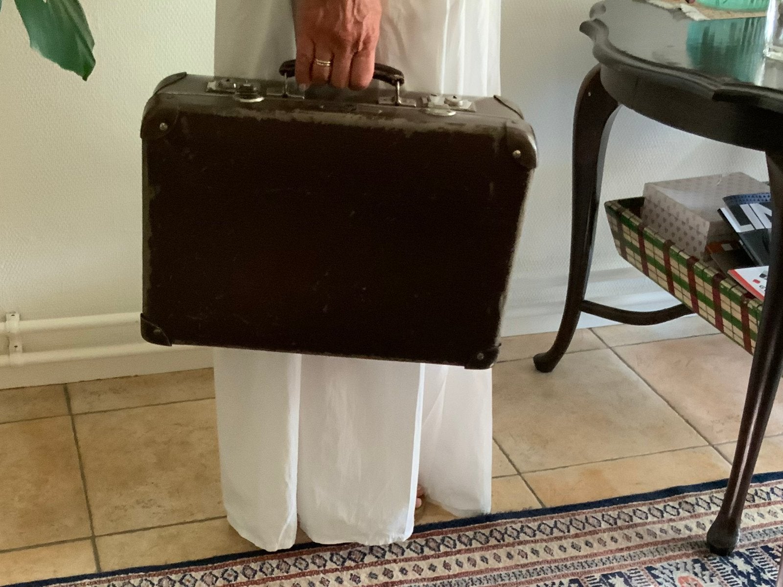 VINTAGE. Oude reiskoffer.  Uit de jaren. 50, Ophalen of Verzenden, Gebruikt, Leer