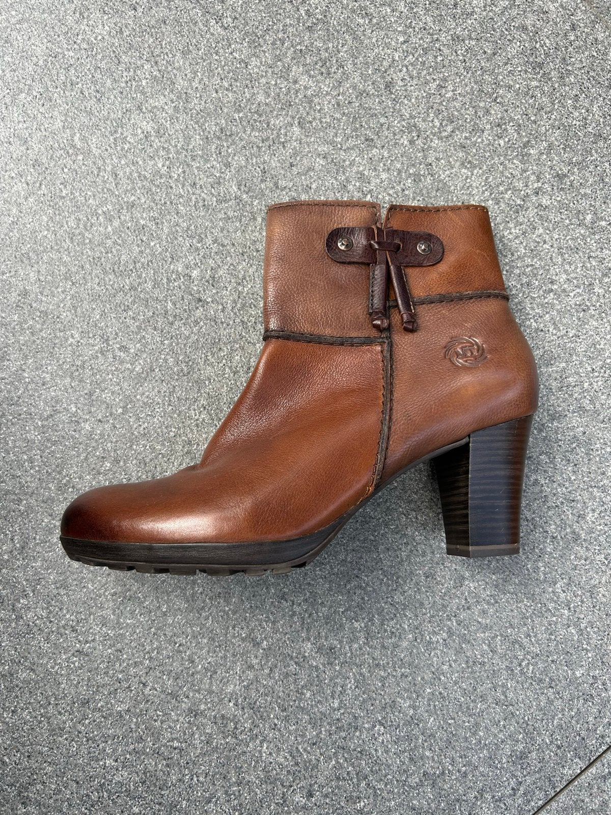 Marco Tozzi enkel laarsje met hak, maat 41, Kleding | Dames, Schoenen, Ophalen, Gedragen, Bruin, Lage of Enkellaarzen