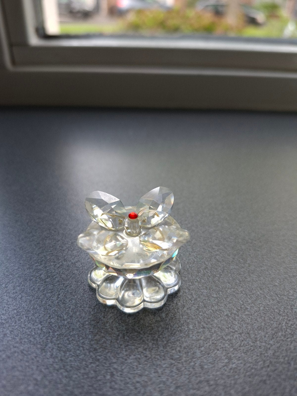 Kristallen Figuurtje Vlinder met Rode Neus, Verzamelen, Ophalen, Zo goed als nieuw, Insect, Beeldje of Figuurtje