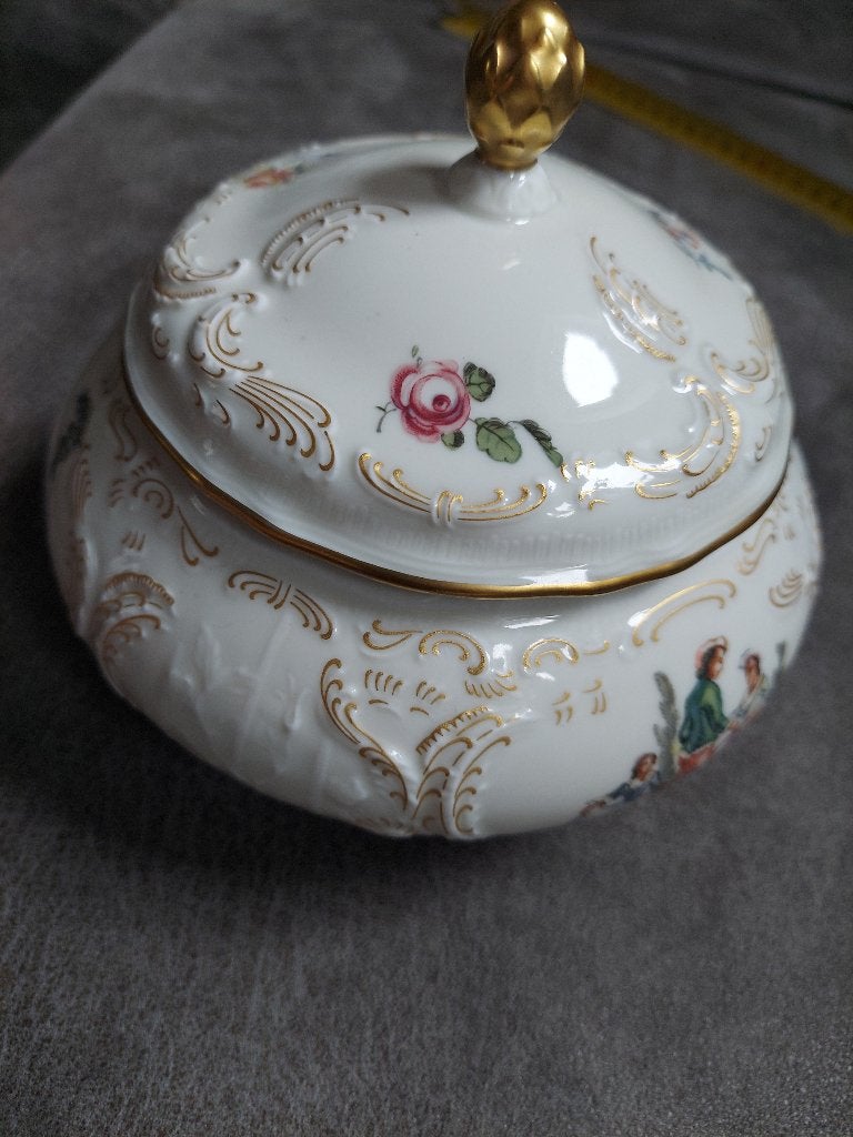 Foto 8 van Beautiful, rare vintage porcelain set Hoeroldt Arkadien