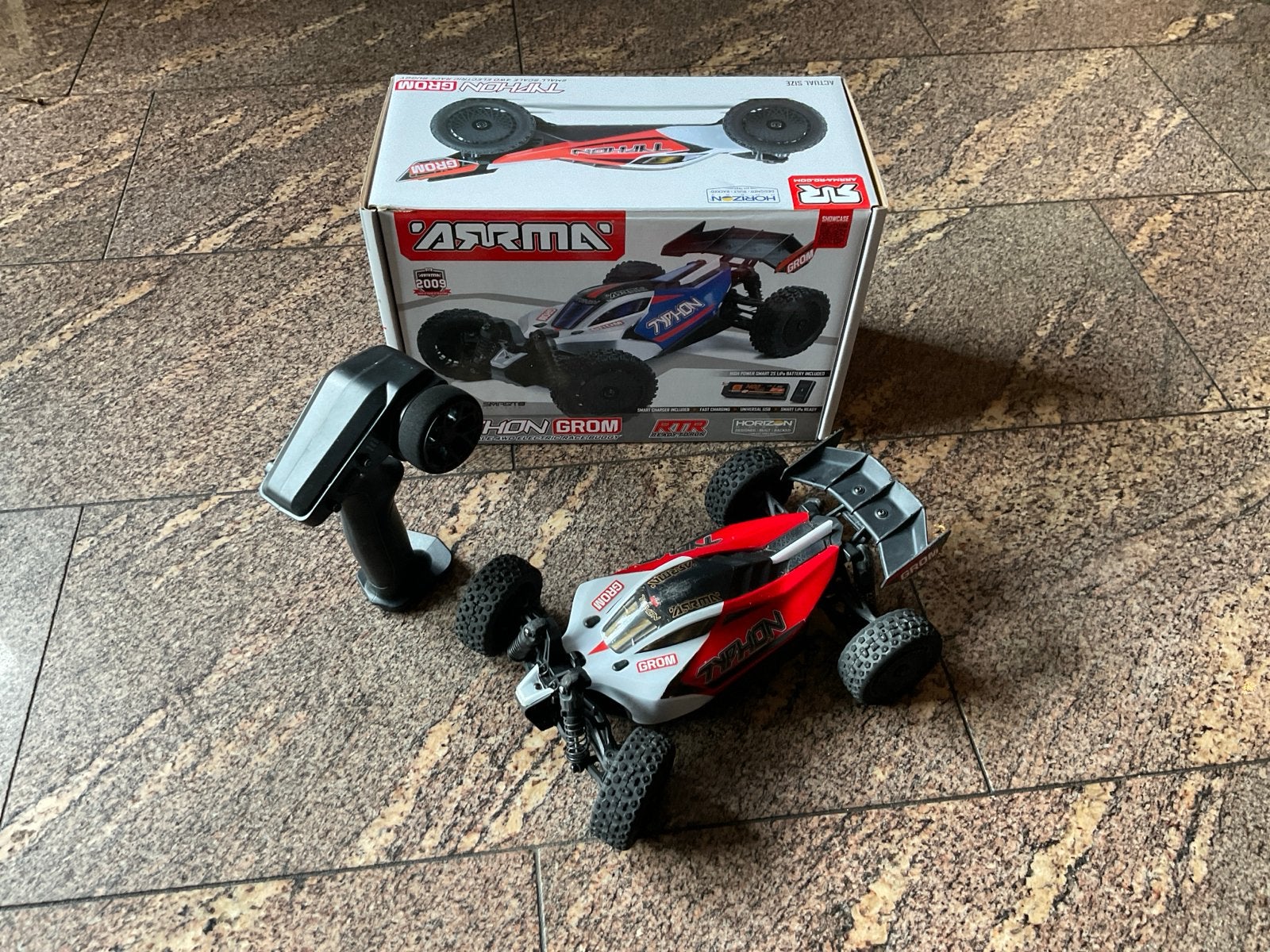Arrma Typhon Grom 1/18, Elektro, Gebruikt, Auto offroad, Ophalen of Verzenden