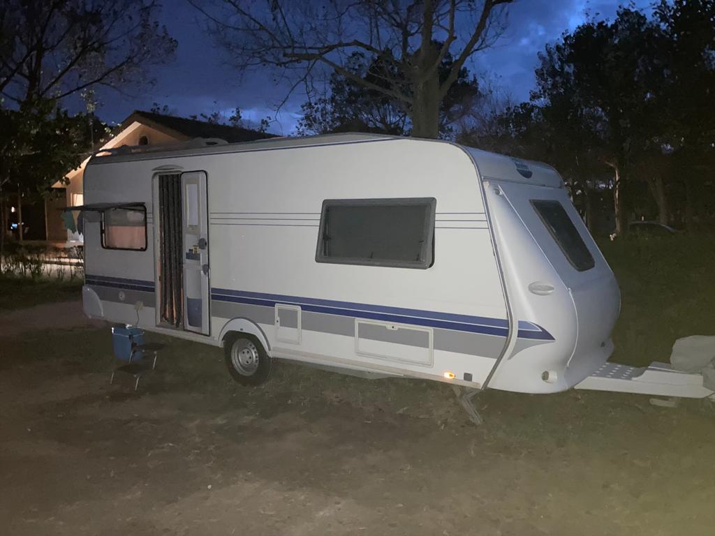 Te koop 1e eigenaar, Hobby 540 UL de luxe, aparte bedden, Caravans en Kamperen, Caravans, Rondzit, Hobby, Particulier, Schokbreker
