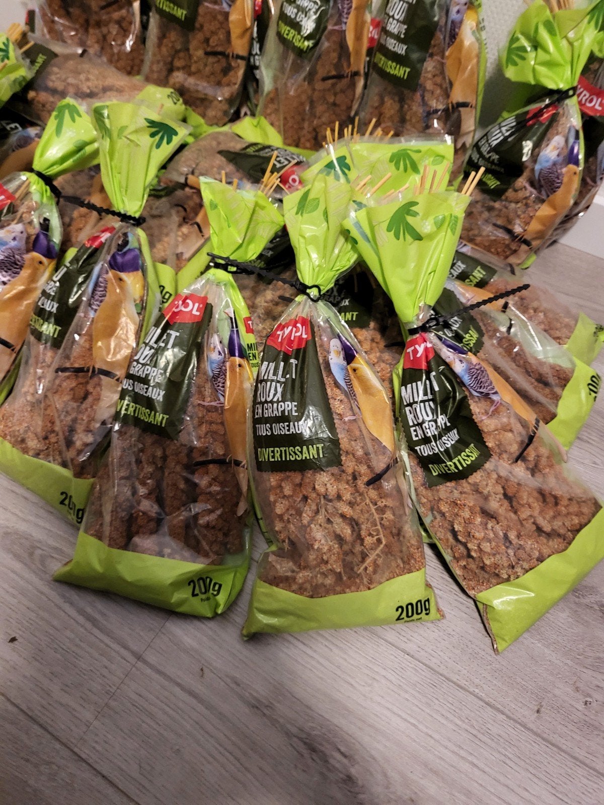 Grote partij Trosgierst vogelvoer – 36 zakken (7.2 kg totaal, Ophalen of Verzenden, Nieuw, Eten en Drinken